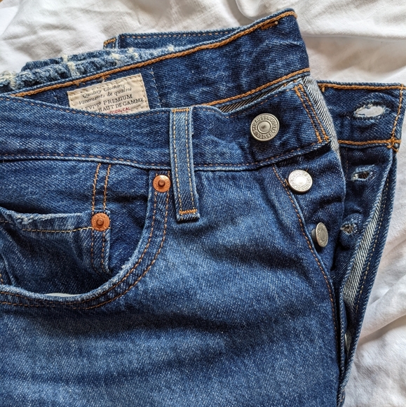 Levi 501 Jeans - Picture 2 of 5